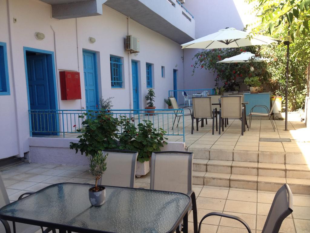 Amalthia Apartments Hersonissos  Bagian luar foto