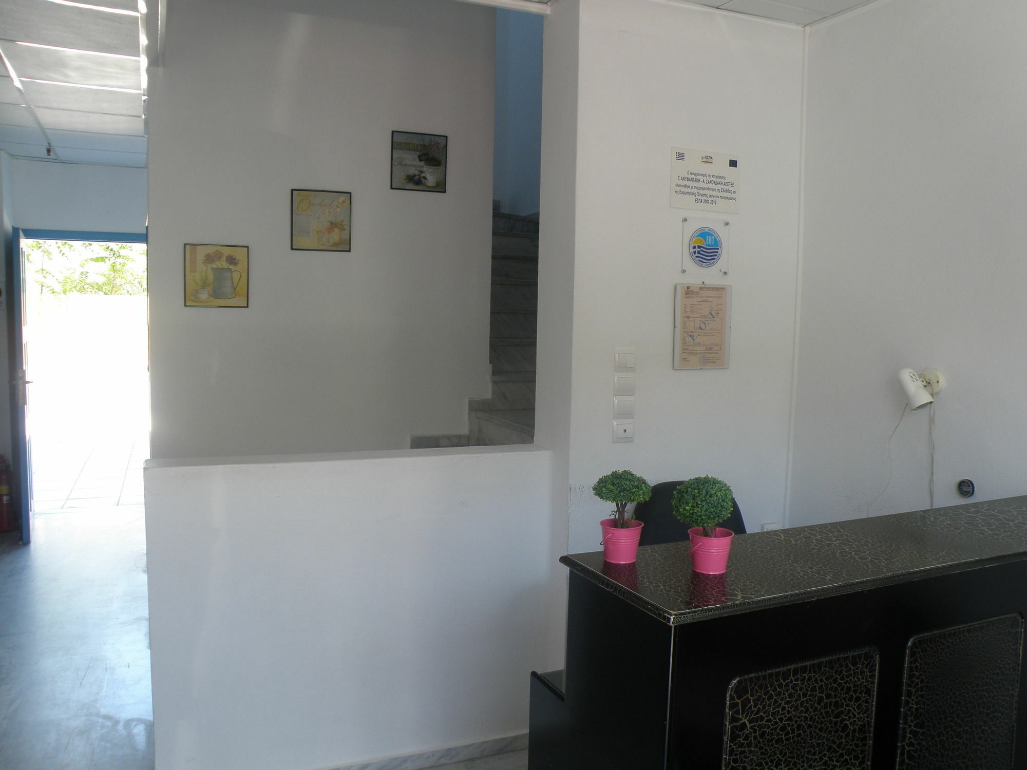 Amalthia Apartments Hersonissos  Bagian luar foto